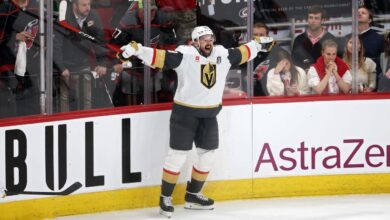 Turnover Carolina Berujung Mahal, Golden Knights Balik Menang 5-4 Di Game 1 Terakhir