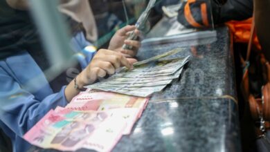 Tekanan Rupiah Kian Berat, Dana Asing Terus Keluar dan Level Rp18.000 Makin Mengintai