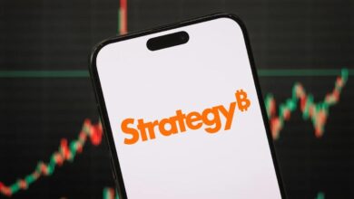 Penjualan Bitcoin oleh Strategy Memicu Gelombang Jual, MSTR dan Sentimen Ritel Makin Tertekan