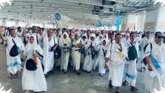 Tiba Lebih Cepat dari Jadwal, Kepulangan Jamaah Haji Pasuruan Disambut Haru dan Duka